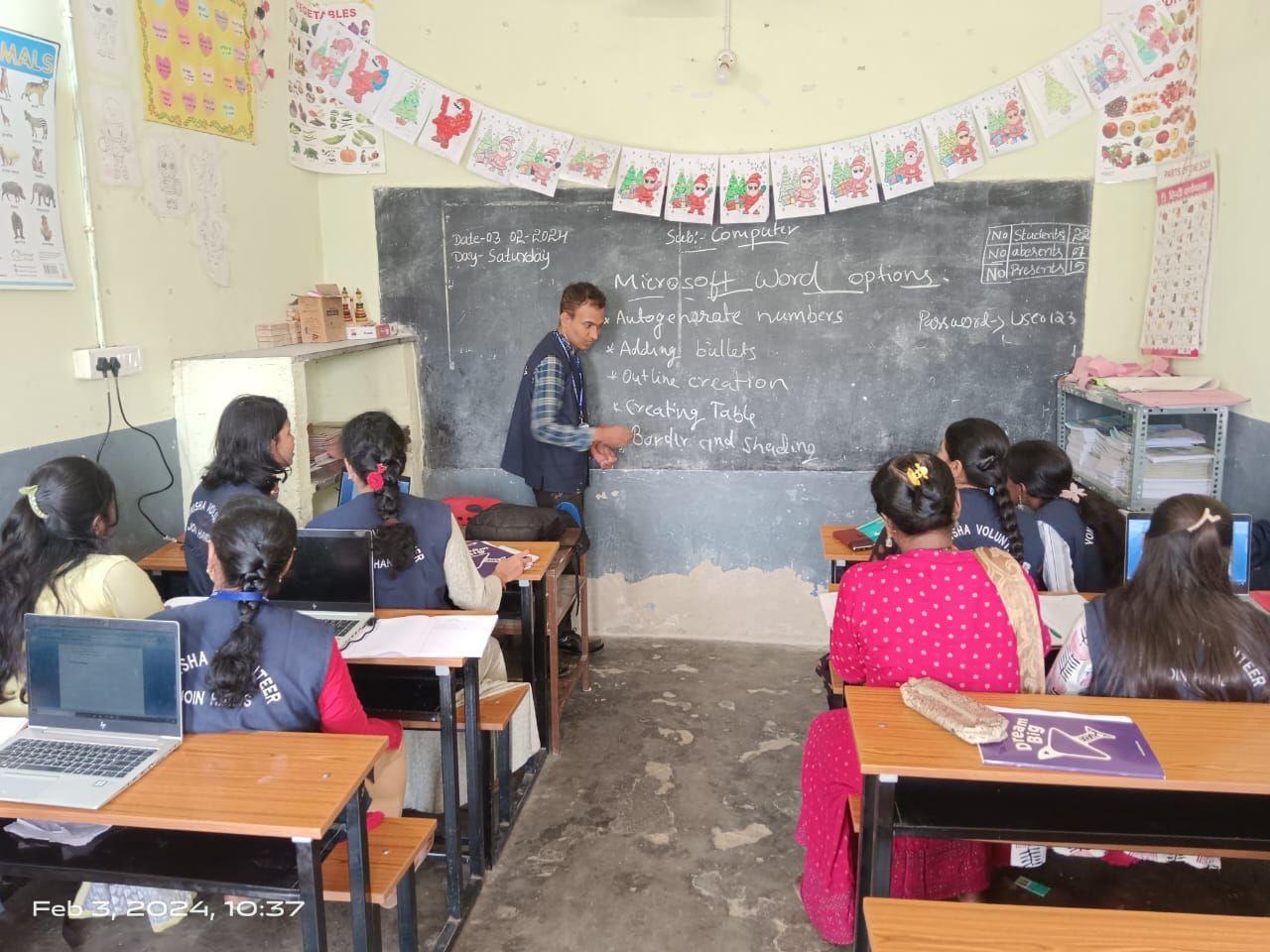 On February 3rd, Vonisha Service Foundation organized a Computer Basics training session for teachers to help improve and enhance their skills