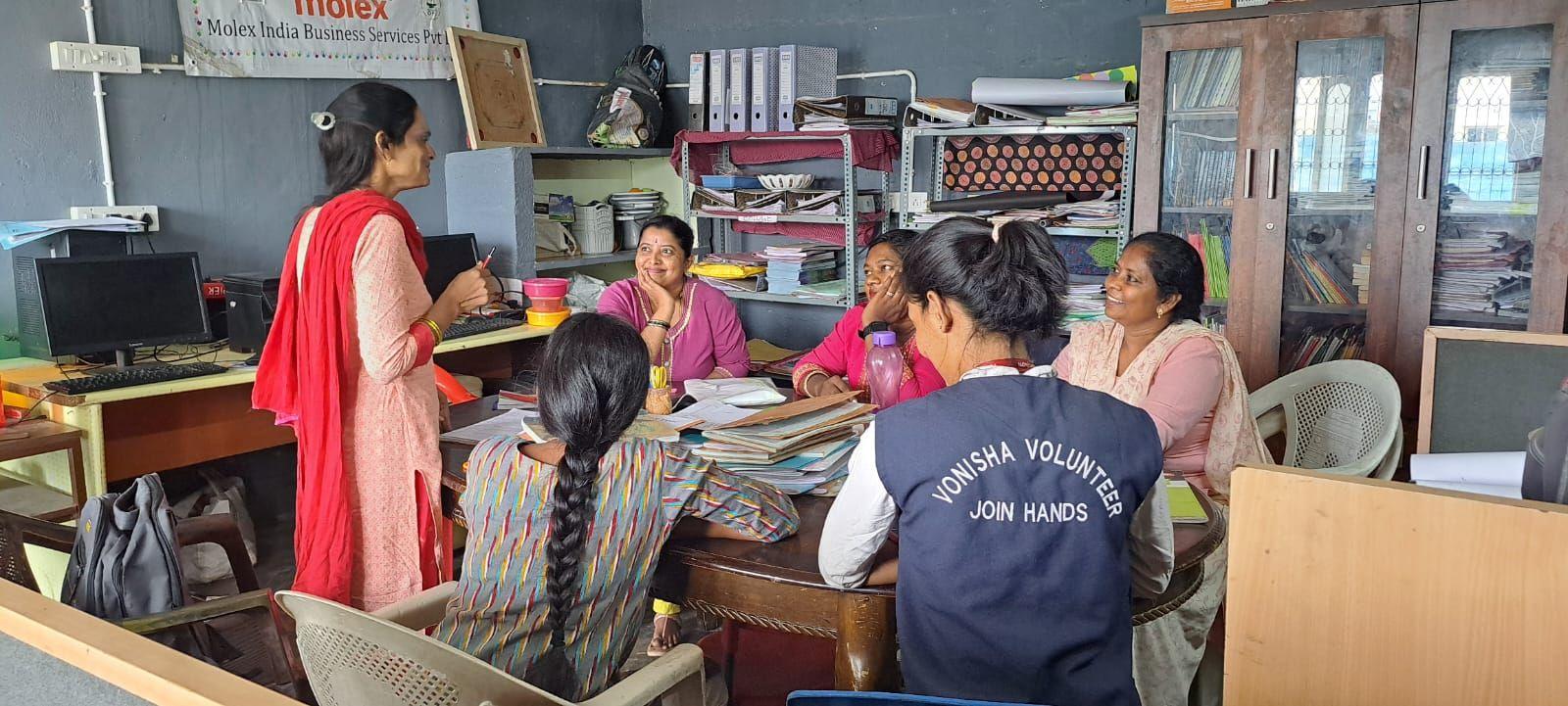 In May 2024, Vonisha Service Foundation conducted workshops for teachers aimed at enhancing their skills in cursive writing and storytelling